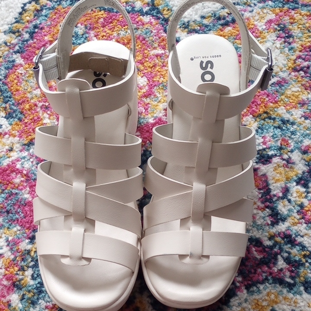 NWOT ASOS Cream Chunky Heel Platform Sandals